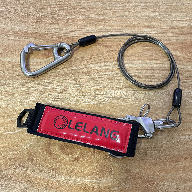Free diving from Lanyard underwater safety rope 