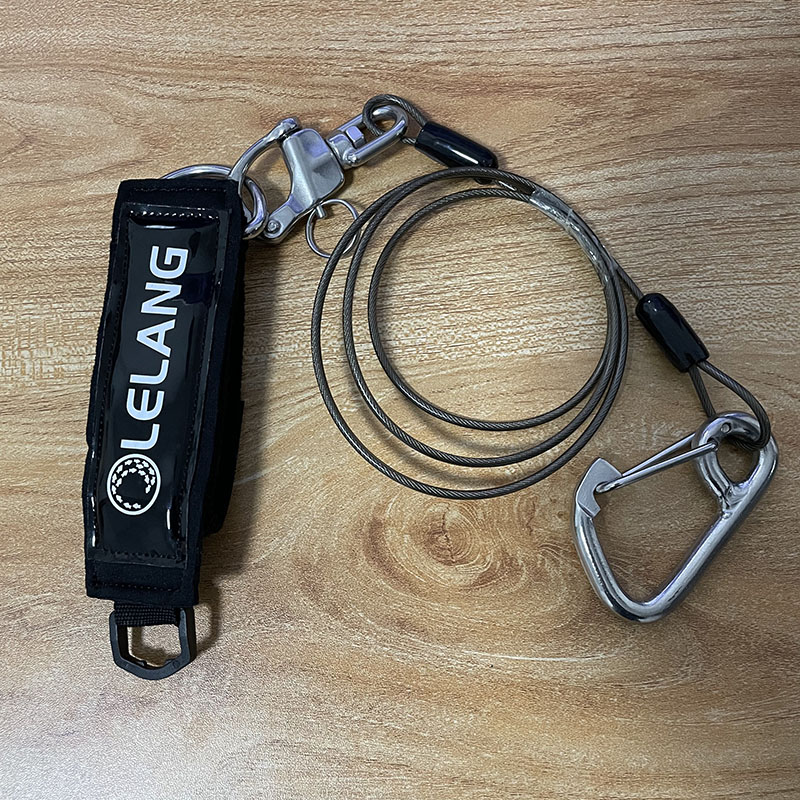 Free diving from Lanyard underwater safety rope 